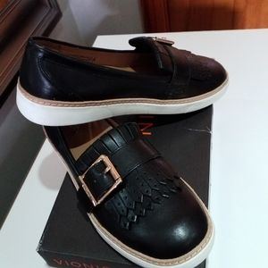Vionic Cambridge Loafers size 6
